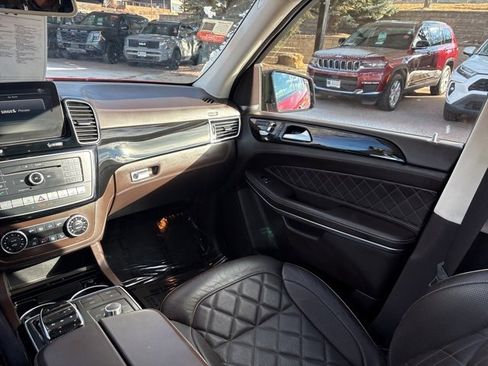 Used 2018 Mercedes-Benz GLS 550 4MATIC image 29