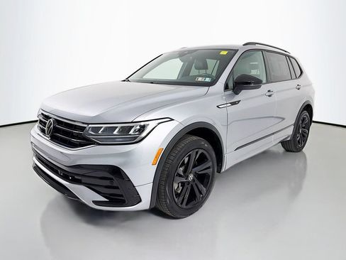 Used 2024 Volkswagen Tiguan SE R-Line AWD/4WD image 3