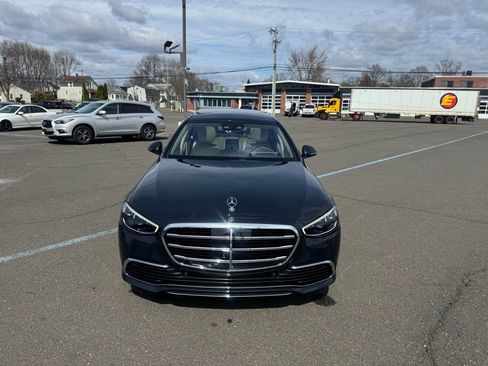 Used 2021 Mercedes-Benz S 580 4MATIC Sedan image 2