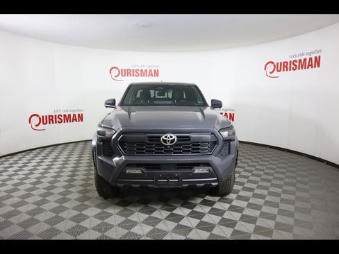 Used 2025 Toyota Tacoma TRD Off-Road w/ TRD Off Road Premium Package AWD/4WD image 15