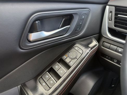 Used 2025 Nissan Rogue SV w/ Rock Creek Premium Package image 24