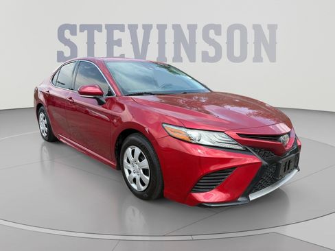Used 2019 Toyota Camry XSE FWD image 7