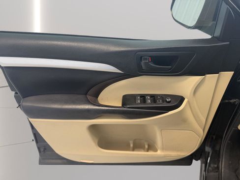 Used 2018 Toyota Highlander Plus image 25