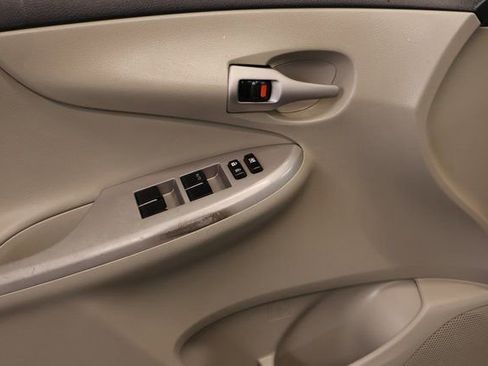 Used 2013 Toyota Corolla LE Special Edition image 10