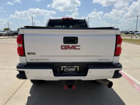 Used 2019 GMC Sierra 2500 Denali AWD/4WD image 4