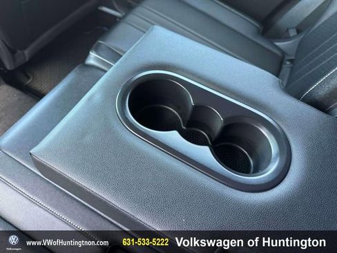 Certified 2023 Volkswagen Tiguan SE R-Line image 13