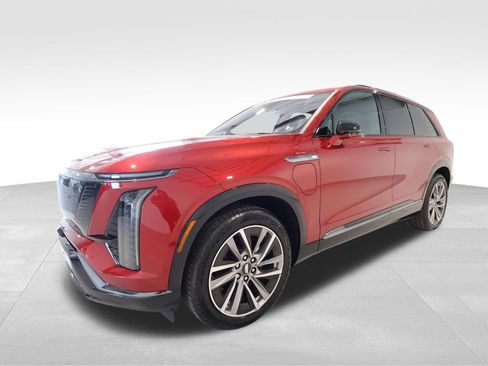 Certified 2026 Cadillac Vistiq Sport w/ LPO, Floor Liner Package AWD/4WD image 8