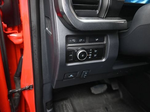 Used 2024 Ford F250 Lariat w/ Black Appearance Package AWD/4WD image 13