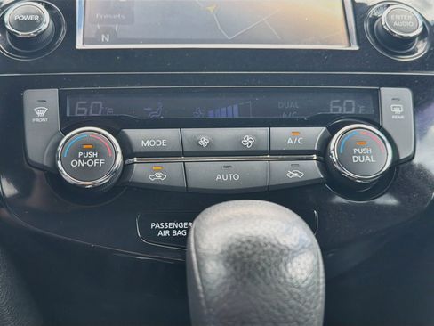 Used 2016 Nissan Rogue SV w/ SV Premium Package AWD/4WD image 24