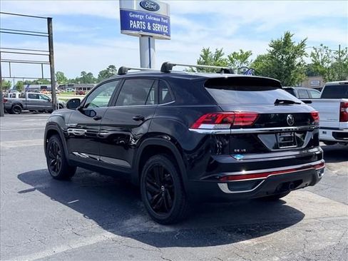 Used 2023 Volkswagen Atlas Cross Sport SE w/ Panoramic Sunroof Package FWD image 6