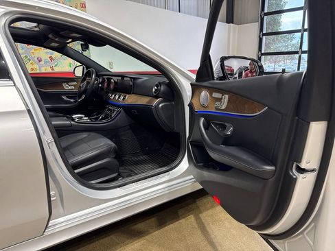 Used 2017 Mercedes-Benz E 400 4MATIC Wagon image 68