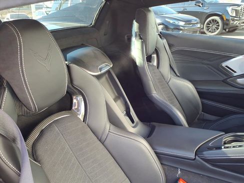 Used 2025 Chevrolet Corvette Z06 image 12