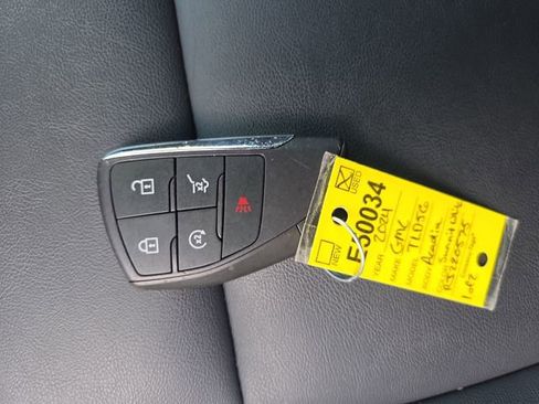 Used 2024 GMC Acadia Elevation image 27