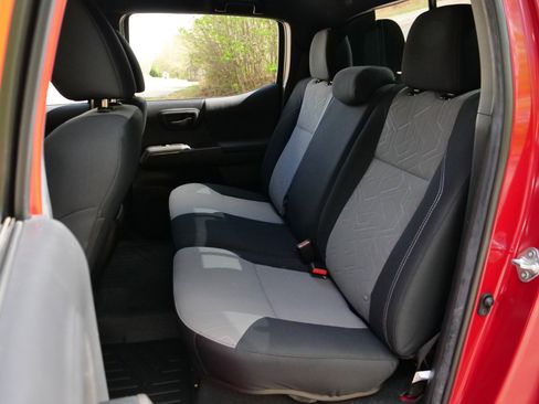 Used 2023 Toyota Tacoma TRD Sport AWD/4WD image 25