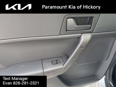 Used 2011 Ford Focus SE w/ 201A Rapid Spec Order Code FWD image 12