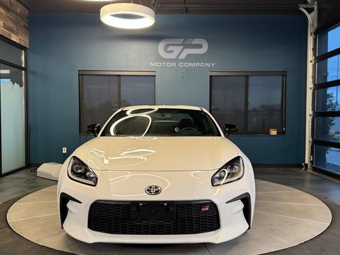 Used 2022 Toyota GR86 Premium RWD image 8