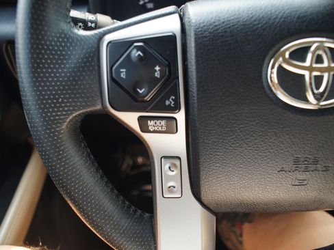 Used 2020 Toyota 4Runner SR5 AWD/4WD image 8