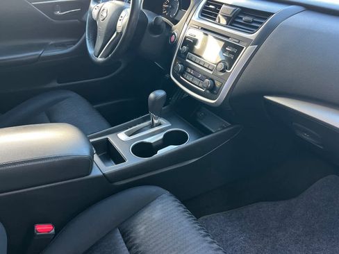 Used 2017 Nissan Altima 2.5 SV image 17