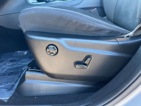 Certified 2019 Jeep Grand Cherokee Laredo image 21