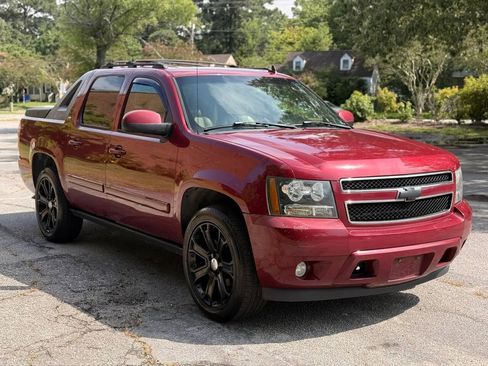 Used 2007 Chevrolet Avalanche LTZ w/ LTZ Preferred Equipment Group RWD image 7