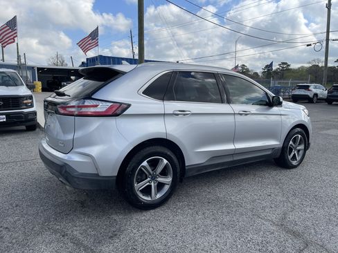 Used 2019 Ford Edge SEL w/ Equipment Group 201A image 2