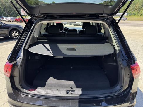 Used 2020 Volkswagen Tiguan SE FWD image 12