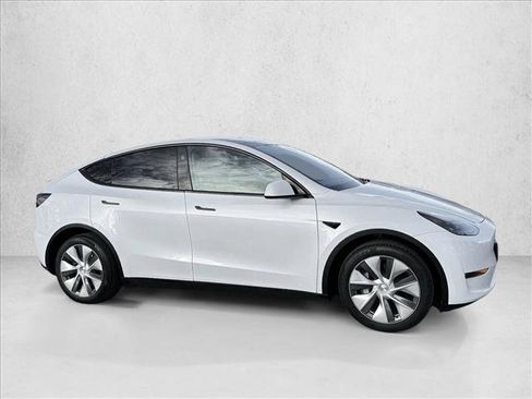 Used 2023 Tesla Model Y Long Range image 4