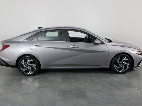 Certified 2024 Hyundai Elantra SEL w/ Convenience Package FWD image 15