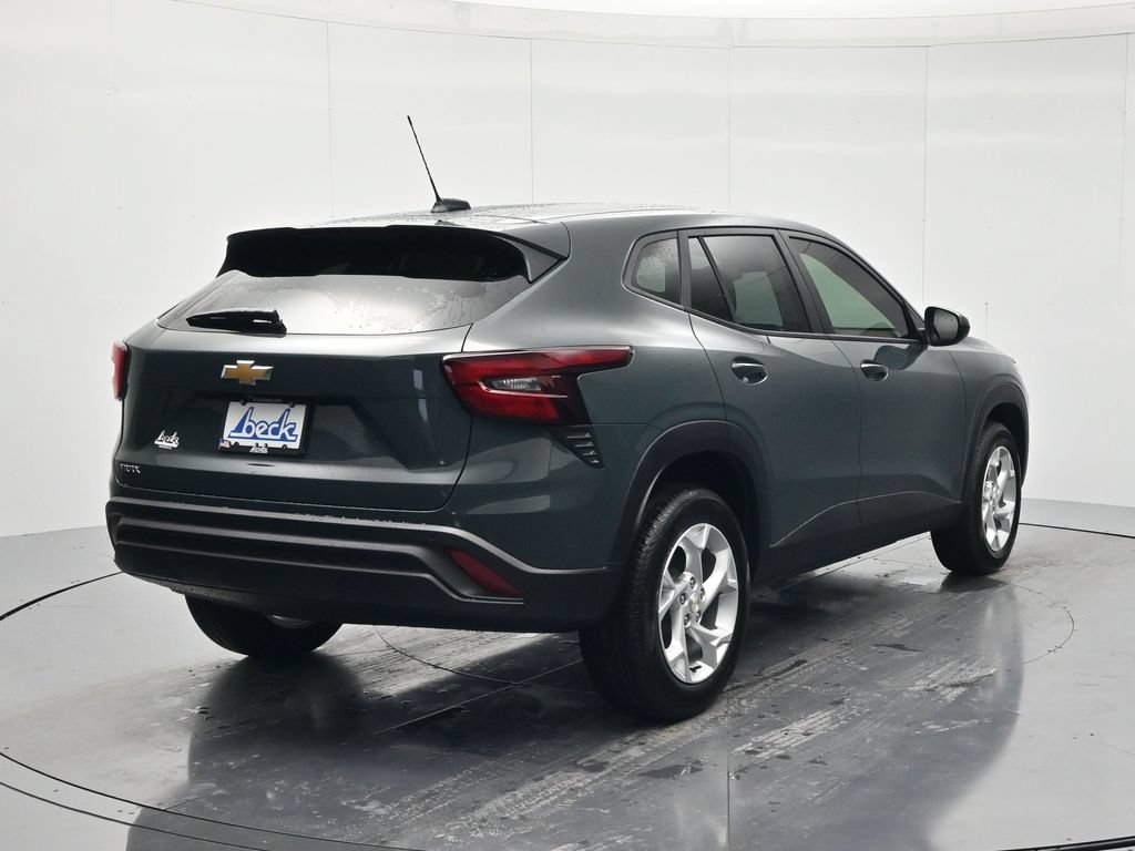 New 2026 Chevrolet Trax LS w/ LS Convenience Package FWD image 5