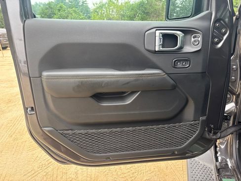 New 2026 Jeep Wrangler Unlimited Sahara AWD/4WD image 17