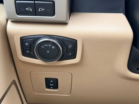 Used 2017 Ford F150 Lariat w/ Equipment Group 502A Luxury AWD/4WD image 34