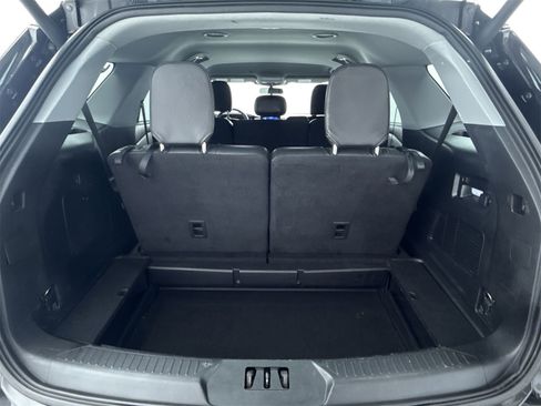 Used 2022 Ford Explorer XLT w/ Equipment Group 202A image 35