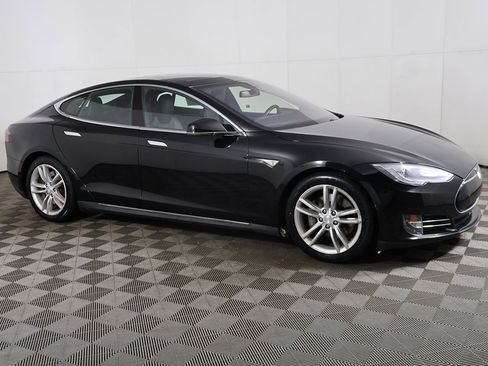 Used 2015 Tesla Model S 85D image 11
