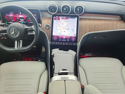 Used 2025 Mercedes-Benz GLC 350e 4MATIC w/ AMG Line image 22