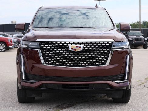Used 2023 Cadillac Escalade Luxury AWD/4WD image 2