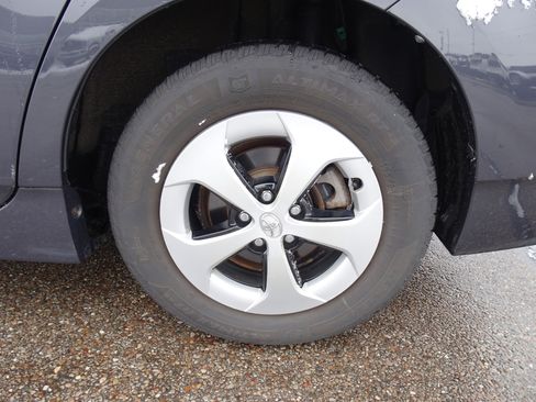 Used 2013 Toyota Prius Two image 25