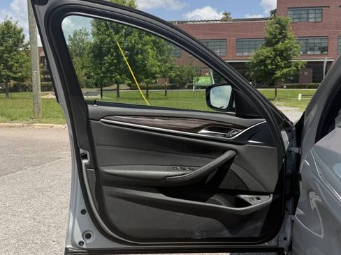 Used 2019 BMW 530i w/ Convenience Package RWD image 20