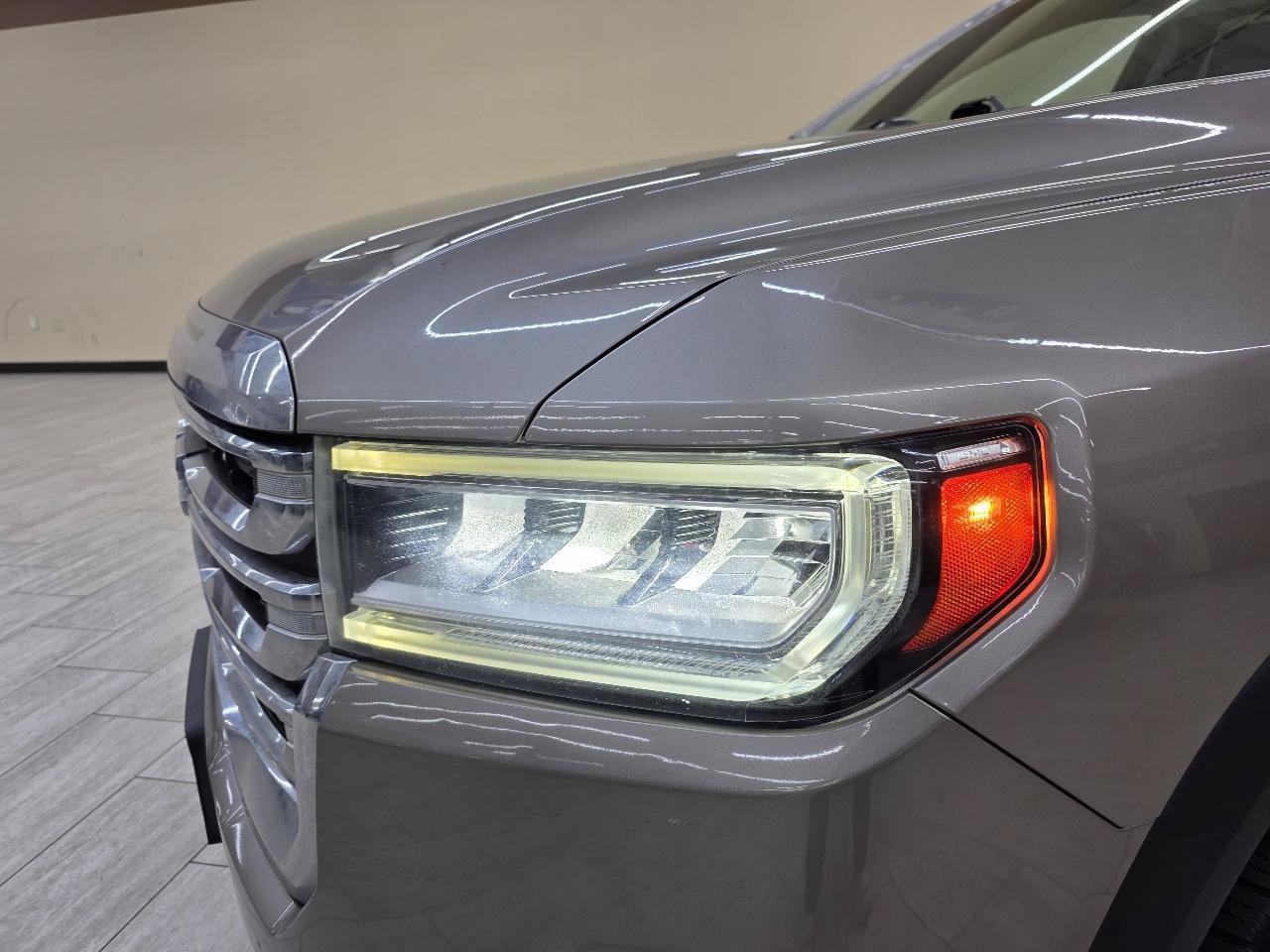 Used 2022 GMC Acadia SLE FWD image 10