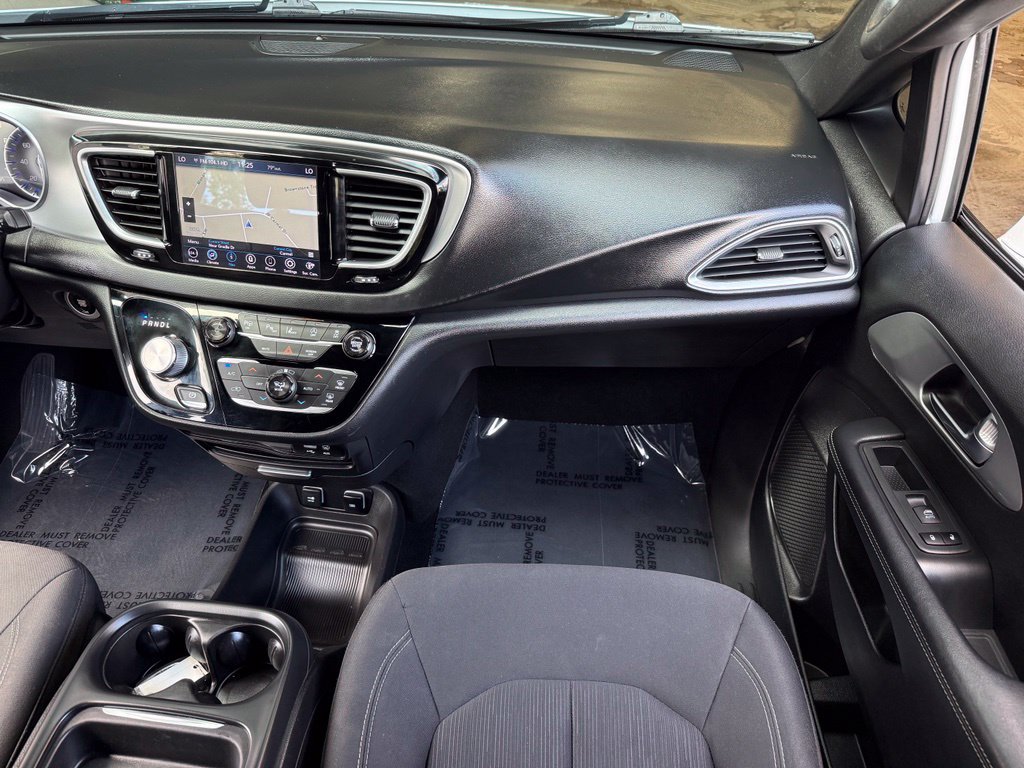 Used 2019 Chrysler Pacifica Touring Plus w/ Advanced Safetytec Group FWD image 21