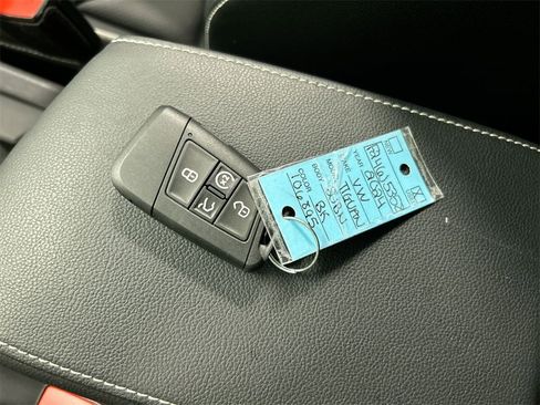 Certified 2024 Volkswagen Tiguan SEL R-Line image 18