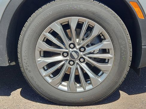 Used 2025 Cadillac XT4 Premium Luxury AWD/4WD image 8