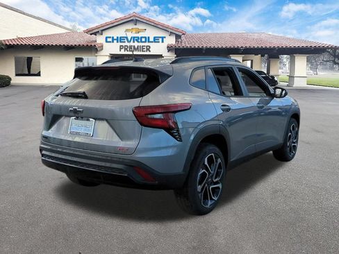 Used 2024 Chevrolet Trax RS FWD image 5