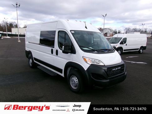 Used 2025 RAM ProMaster 2500 w/ Crew Van Package image 1