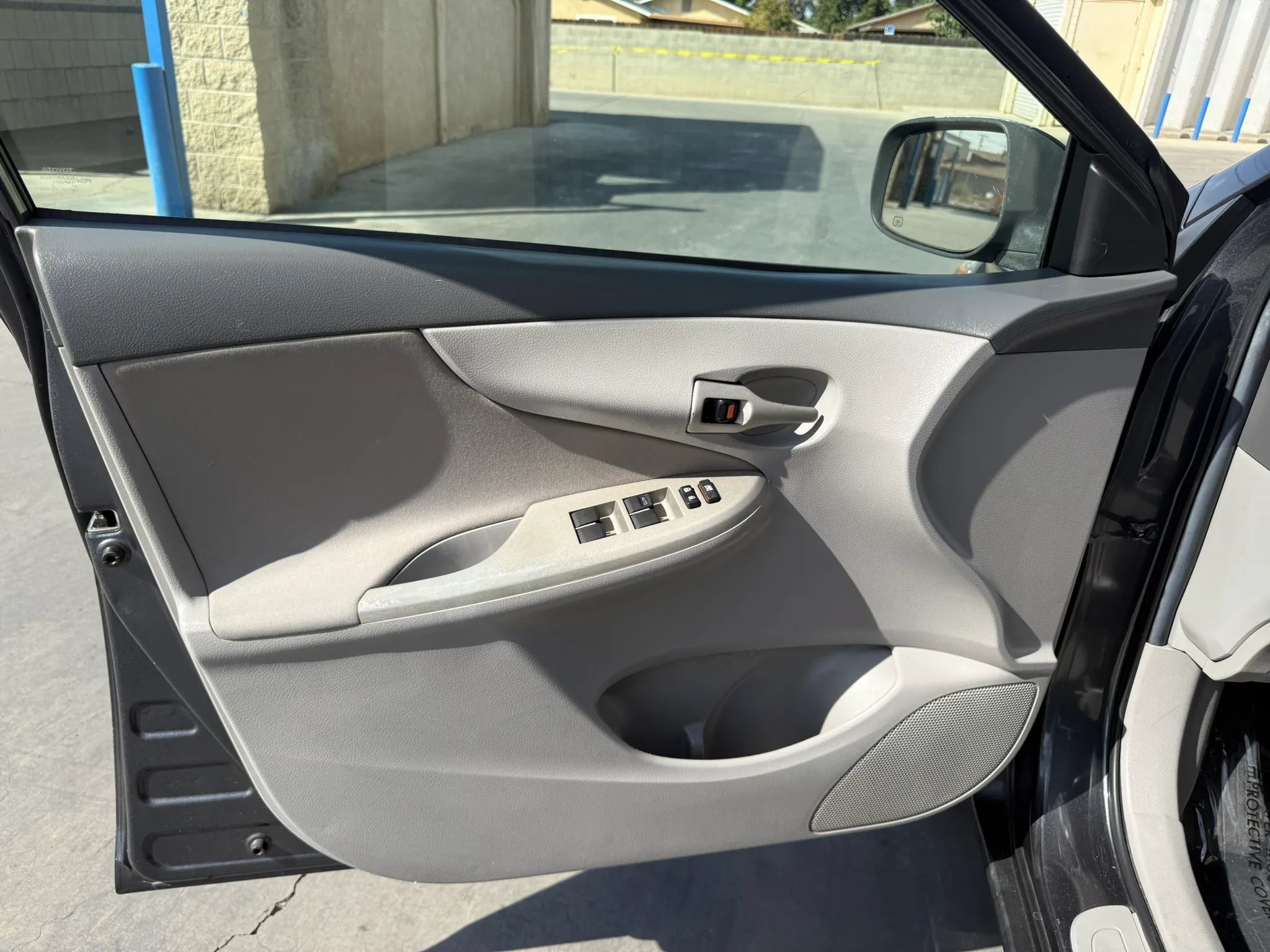 Used 2010 Toyota Corolla LE w/ All Weather Guard Pkg FWD image 20