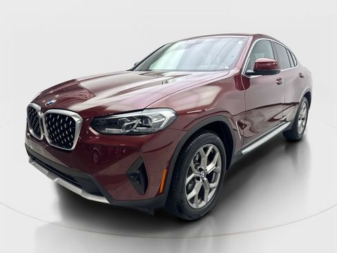 Used 2022 BMW X4 xDrive30i w/ Premium Package AWD/4WD image 2