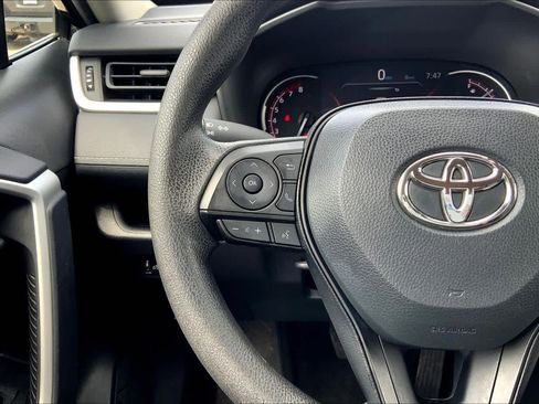 Used 2025 Toyota RAV4 XLE image 23