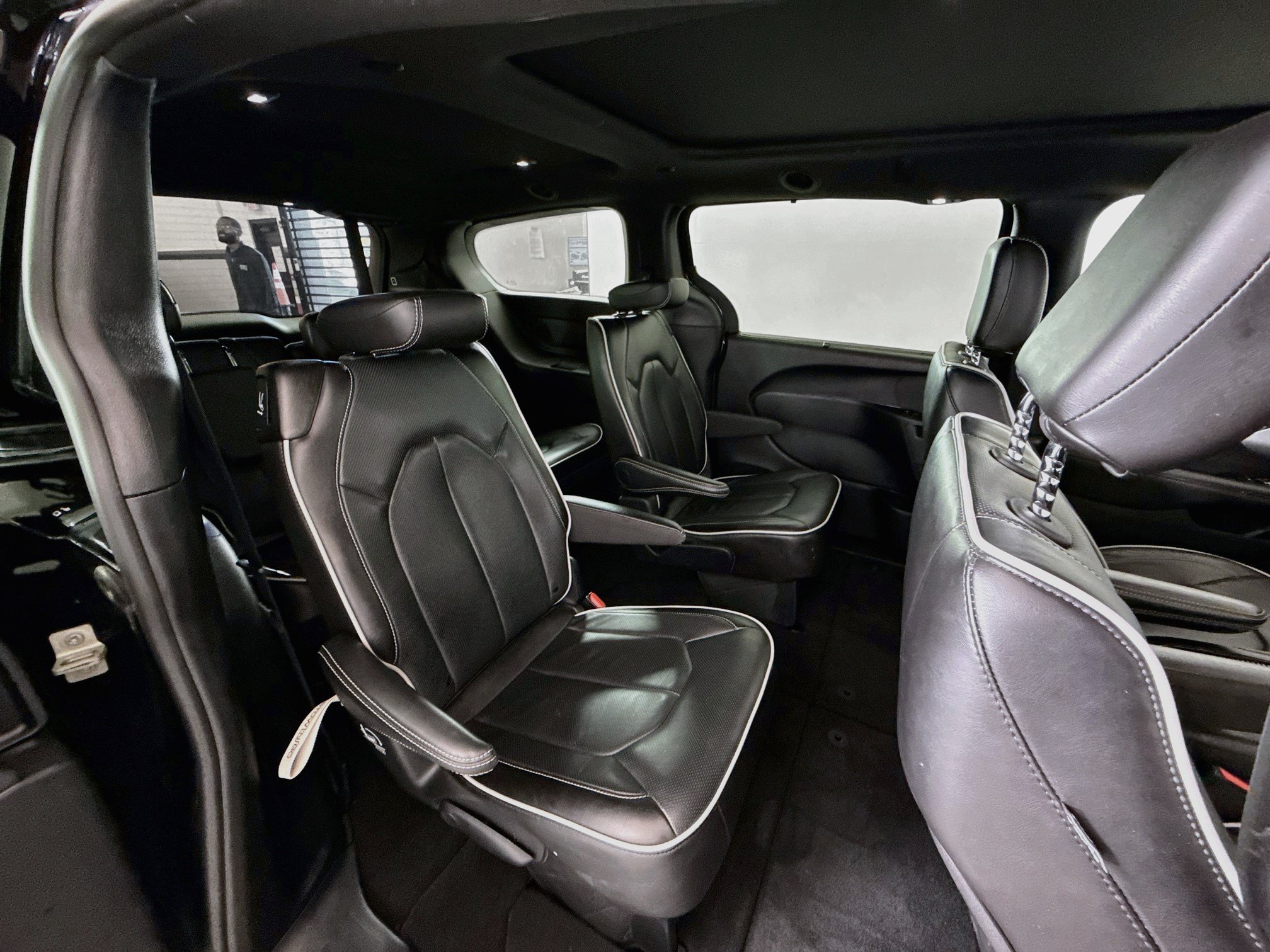 Used 2026 Chrysler Pacifica Limited w/ S Appearance Package FWD image 27