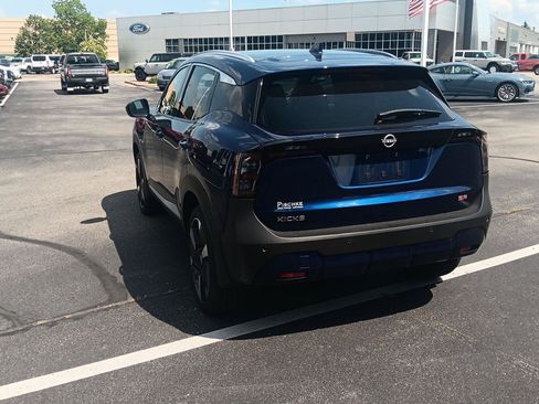 Used 2025 Nissan Kicks SR FWD image 7