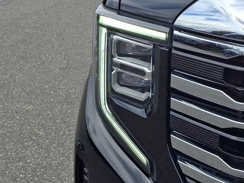 Used 2025 GMC Sierra 1500 SLT w/ SLT Premium Package AWD/4WD image 30