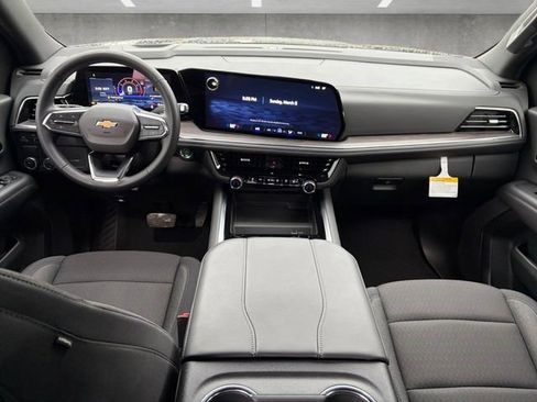 Certified 2025 Chevrolet Suburban LS image 21